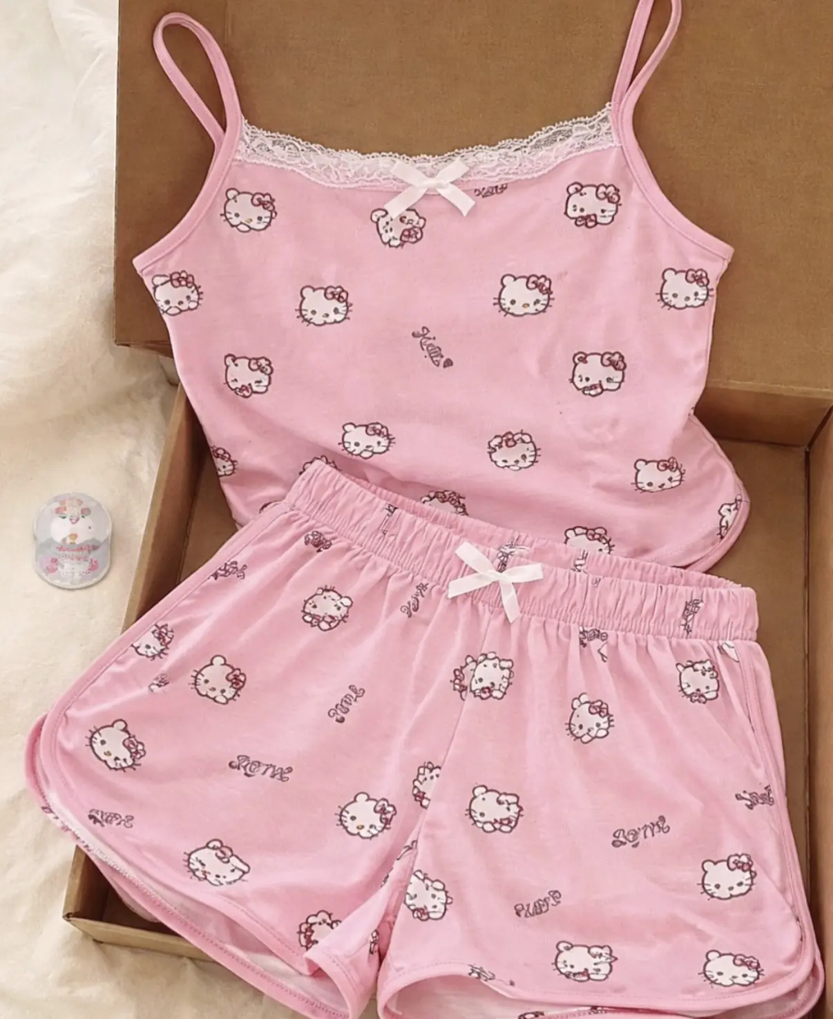 Pembe Hello Kitty Desenli Dantelli Şortlu Pijama Takımı